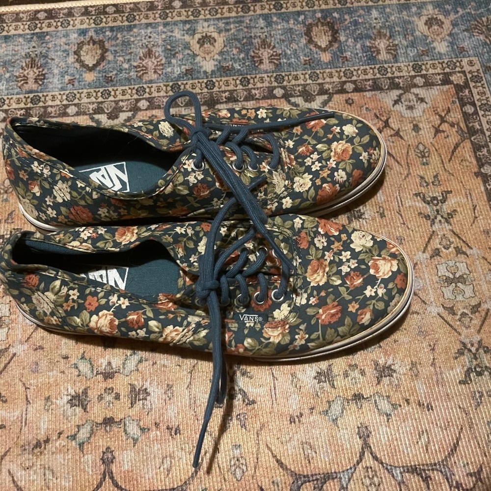 VANS FLORAL SNEAKERS